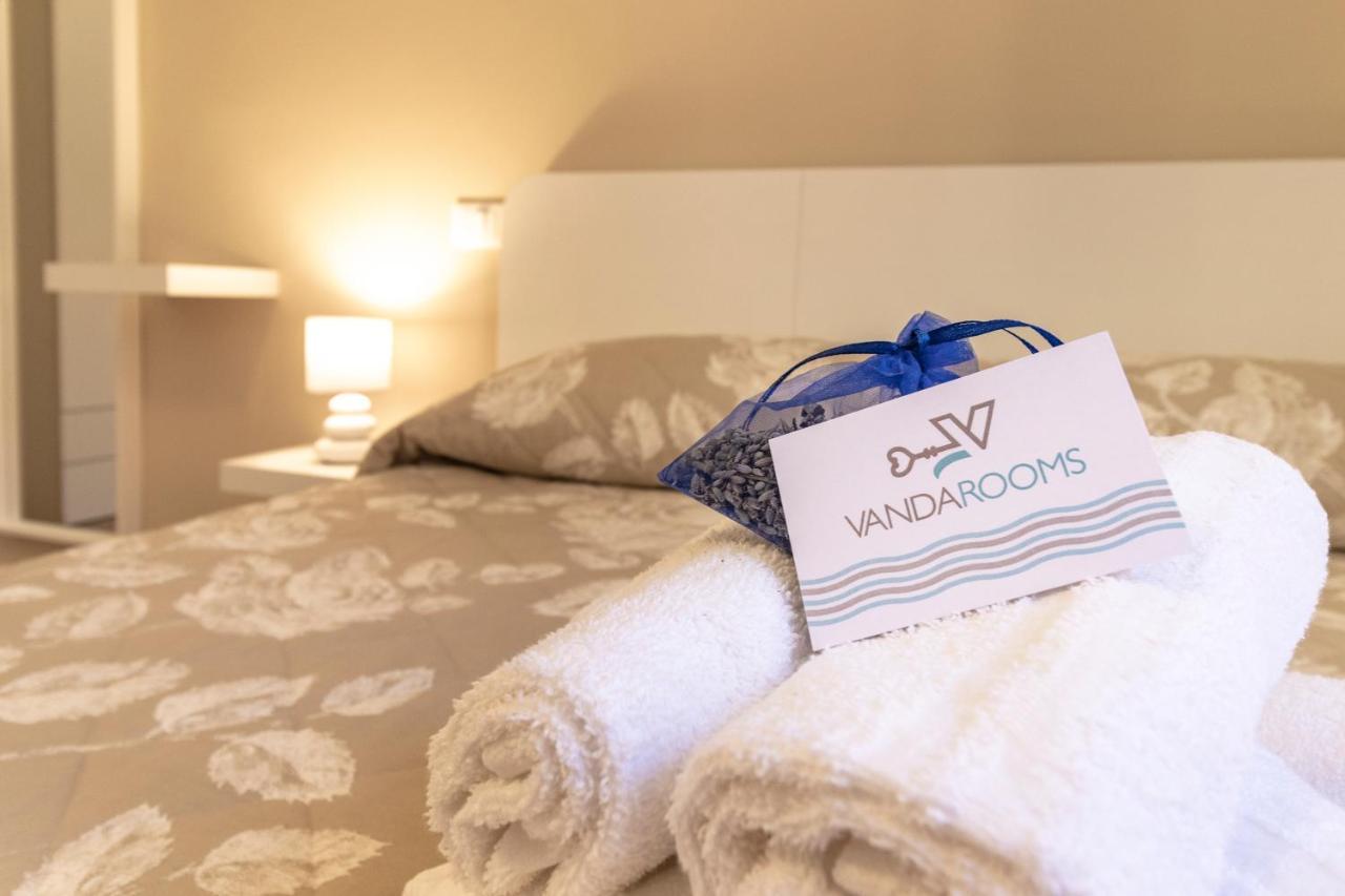 Vanda Rooms Termoli Bagian luar foto