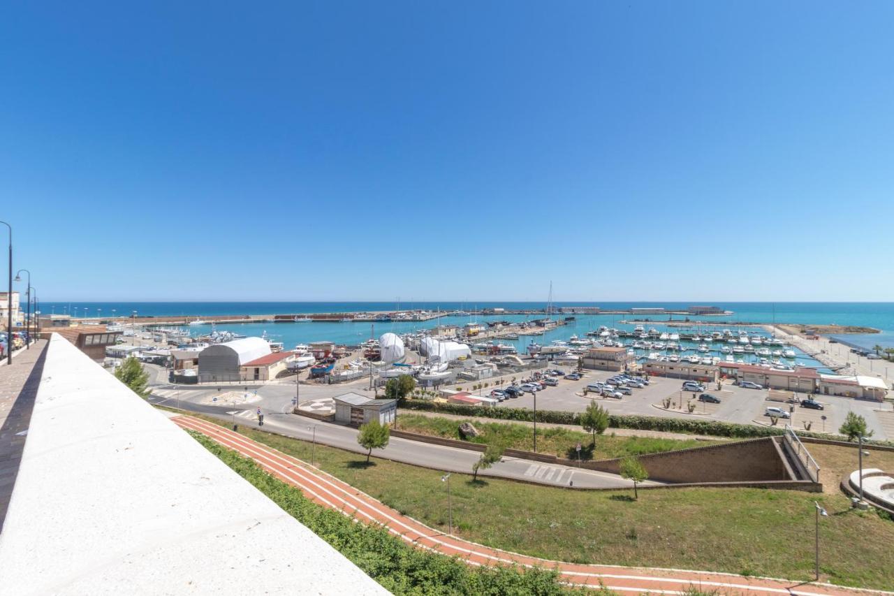 Vanda Rooms Termoli Bagian luar foto